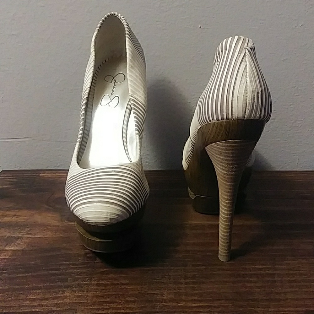 8 1/2 Jessica Simpson heels